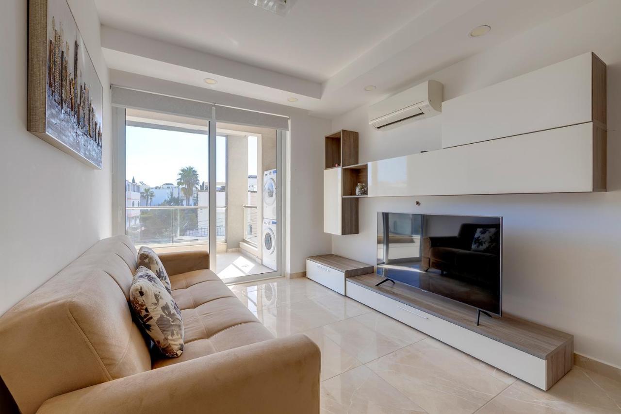 Modern 1Br Apartment In Central St Julian'S San Ġiljan Buitenkant foto