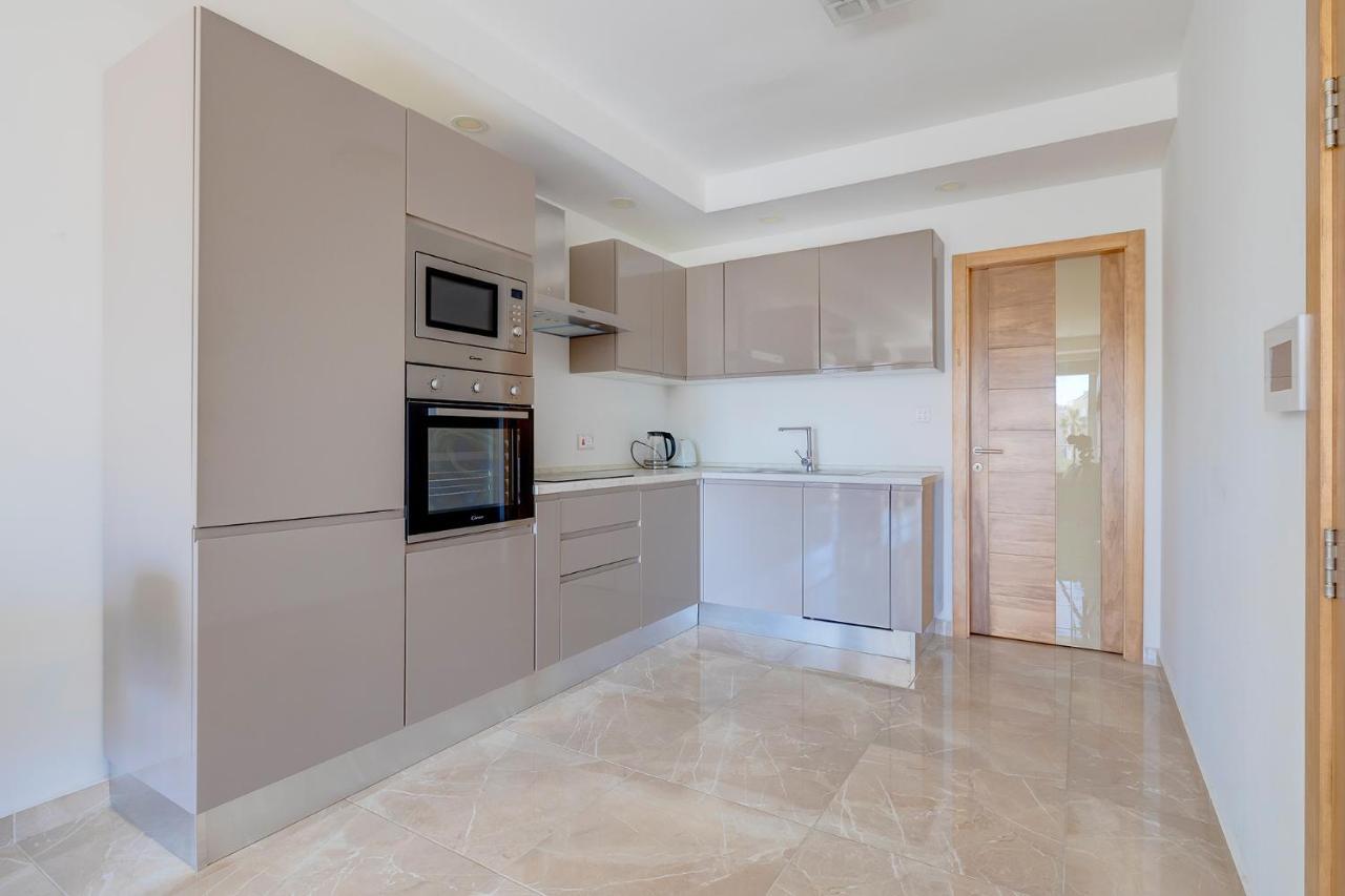 Modern 1Br Apartment In Central St Julian'S San Ġiljan Buitenkant foto