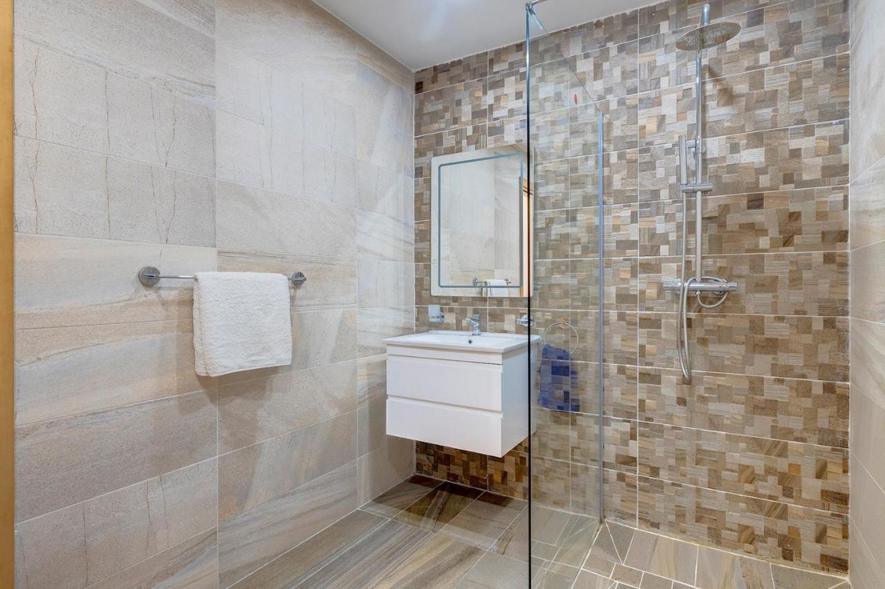 Modern 1Br Apartment In Central St Julian'S San Ġiljan Buitenkant foto