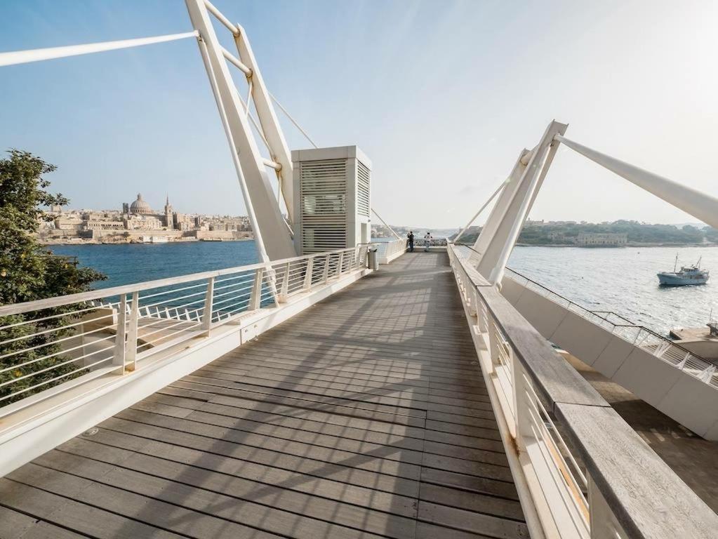 Modern 1Br Apartment In Central St Julian'S San Ġiljan Buitenkant foto
